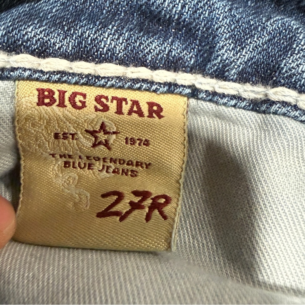Big Star Women's Distressed Denim Cutoff Shorts size 27R - Picture 3 of 3